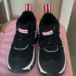 Hunter Black and Red Snow Boots